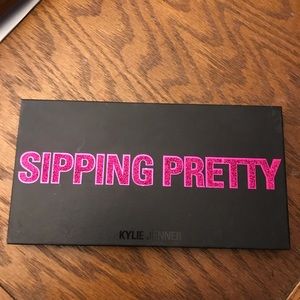 Kylie Cosmetics Sipping Pretty